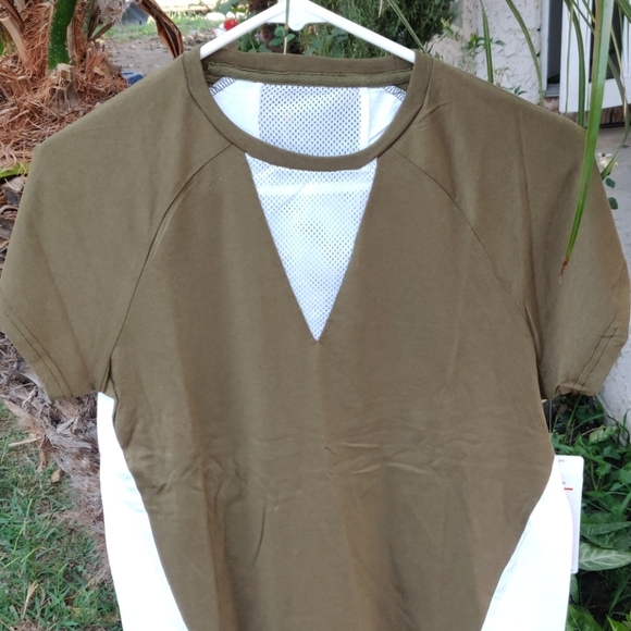 ELLEN TRACY Active women's Tee - Picture 3 of 7